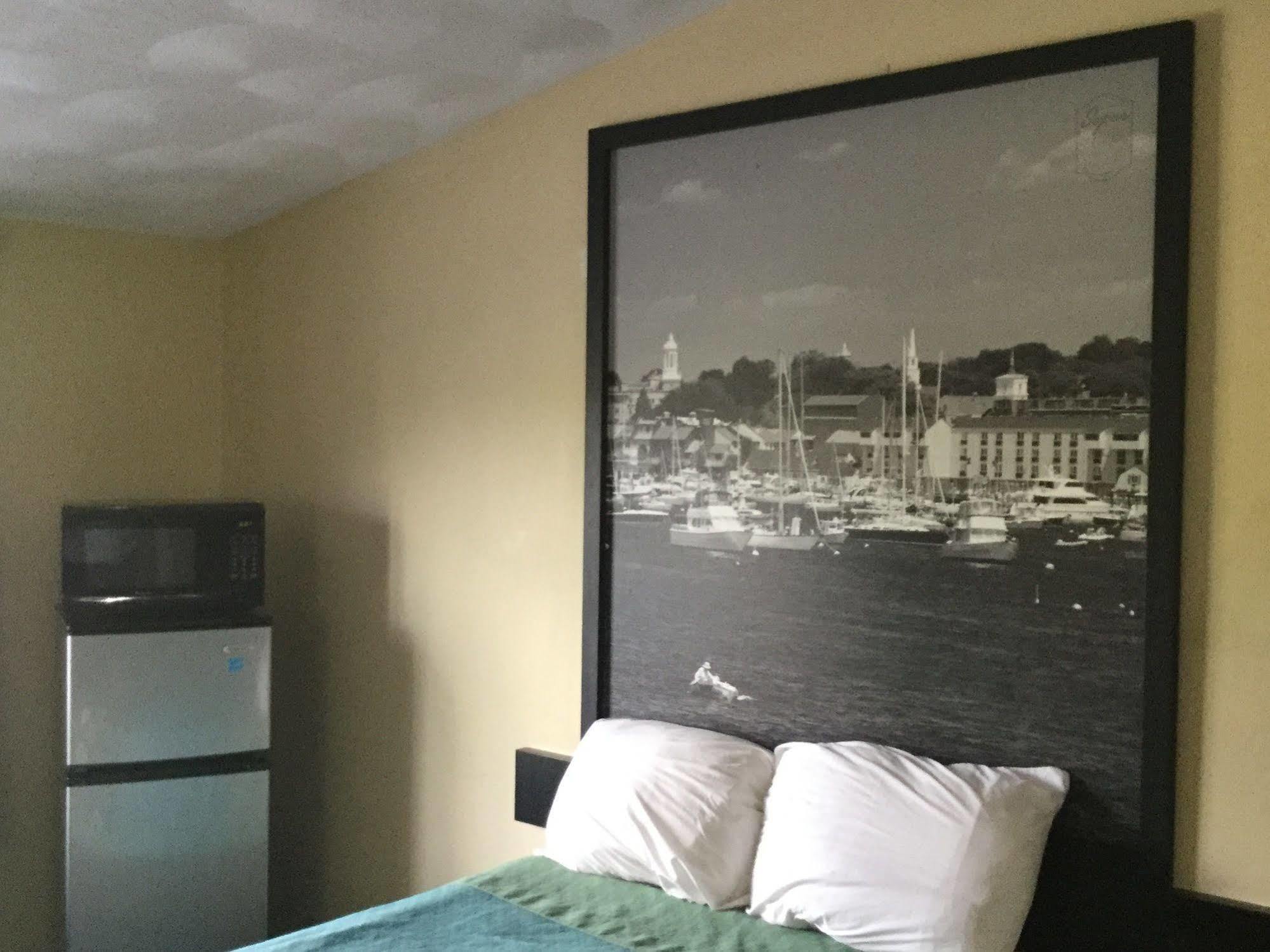 Super 8 By Wyndham West Greenwich/Providence Екстер'єр фото